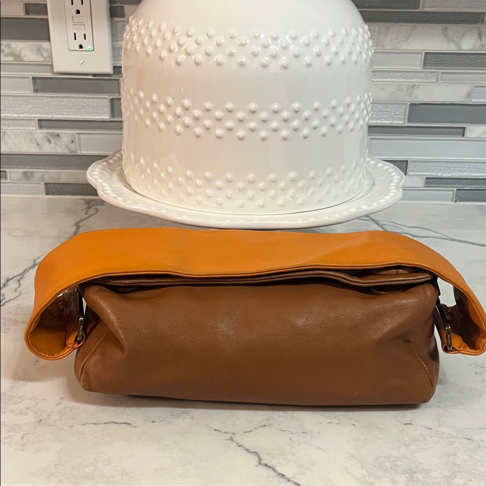 🦋 Prada Limited Edition Shoulder Bag - Picture 2 of 15